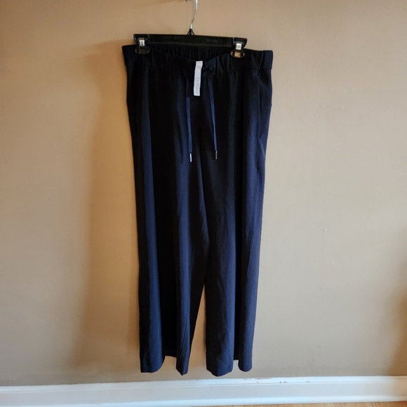 Lululemon black on the fly full length Pants - Picture 8 of 12